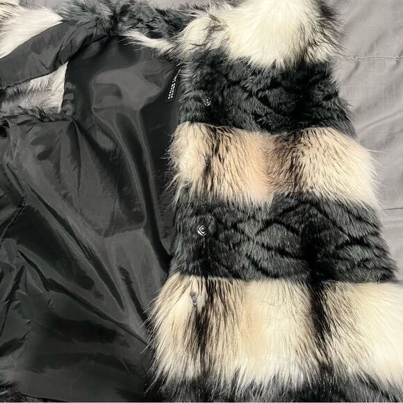 Design Lab Lord & Taylor Black & White Check Faux Fur Vest Size Small - Picture 6 of 10